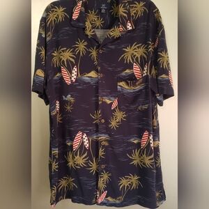 MENS GEORGE BRAND BUTTON DOWN SHORT SLEEVE ISLAND THEMED SHIRT. M 38-40.